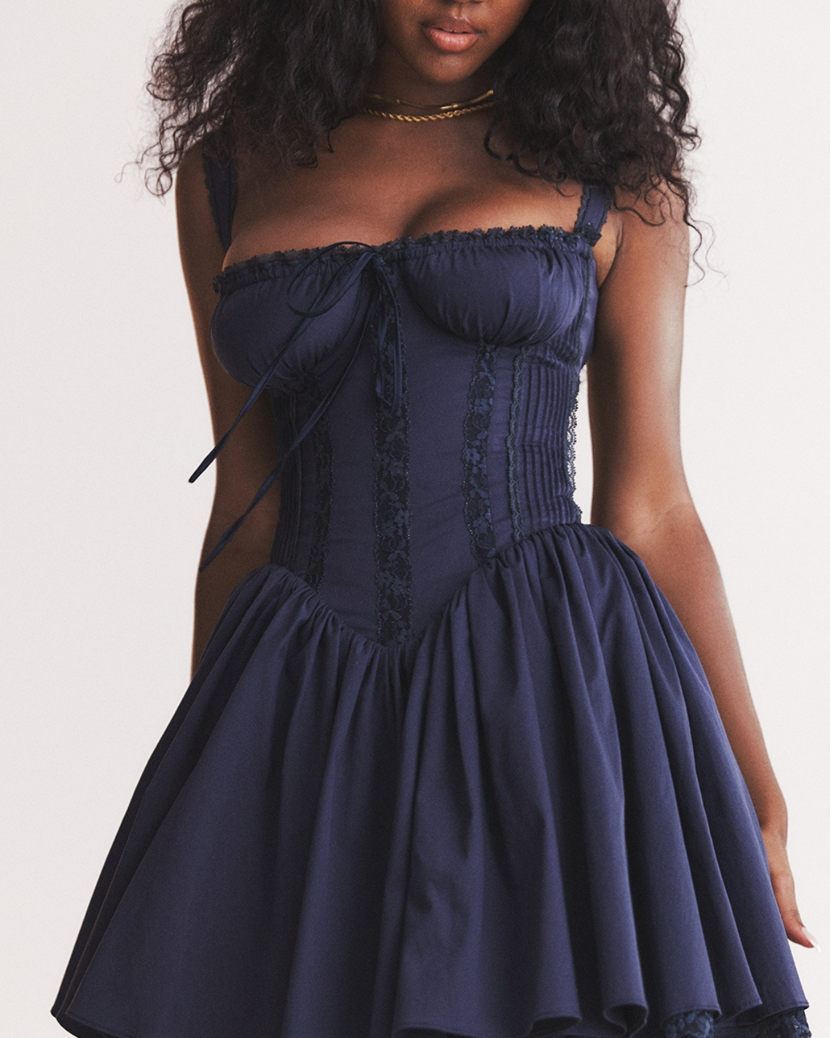 Luna | Vestido Mini con Detalles Románticos